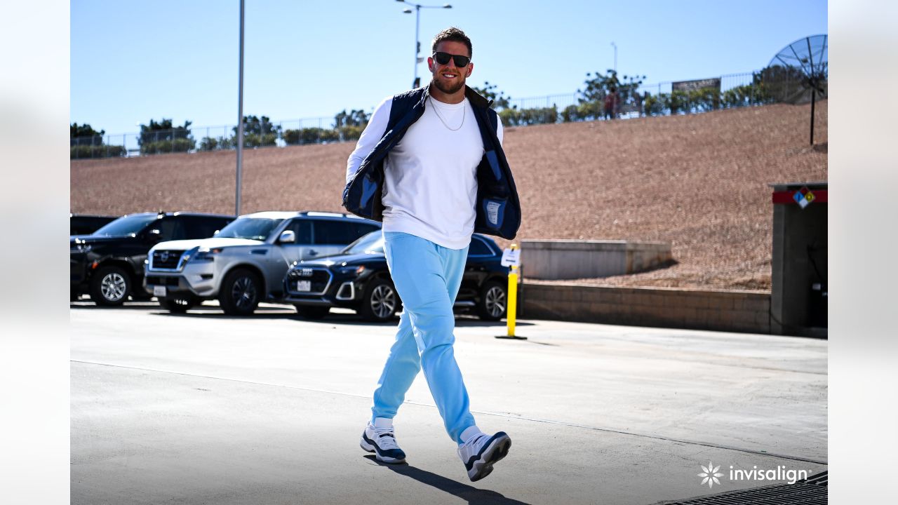 ARRIVAL PHOTOS: Cardinals Arrive For The Seahawks Game