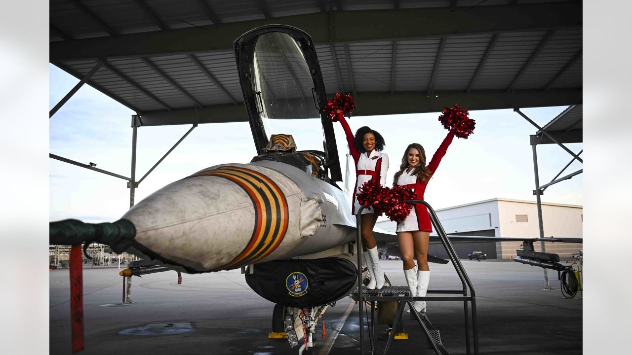 AZ Cardinals visit Luke in salute to service > Luke Air Force Base