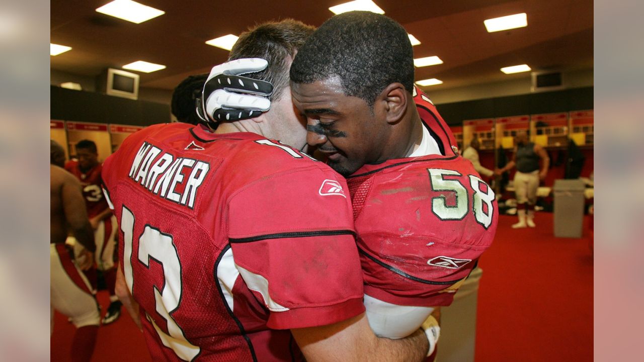 Cardinals to induct QB Warner into Ring of Honor