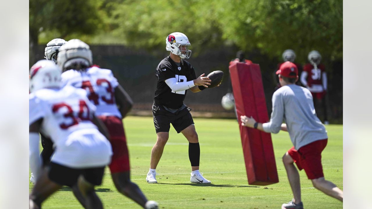 Arizona Cardinals tight end Zach Ertz puts on his helmet during the NFL  football team's training camp Saturday, July 30, 2022, in Glendale, Ariz.  (AP Photo/Ross D. Franklin Stock Photo - Alamy