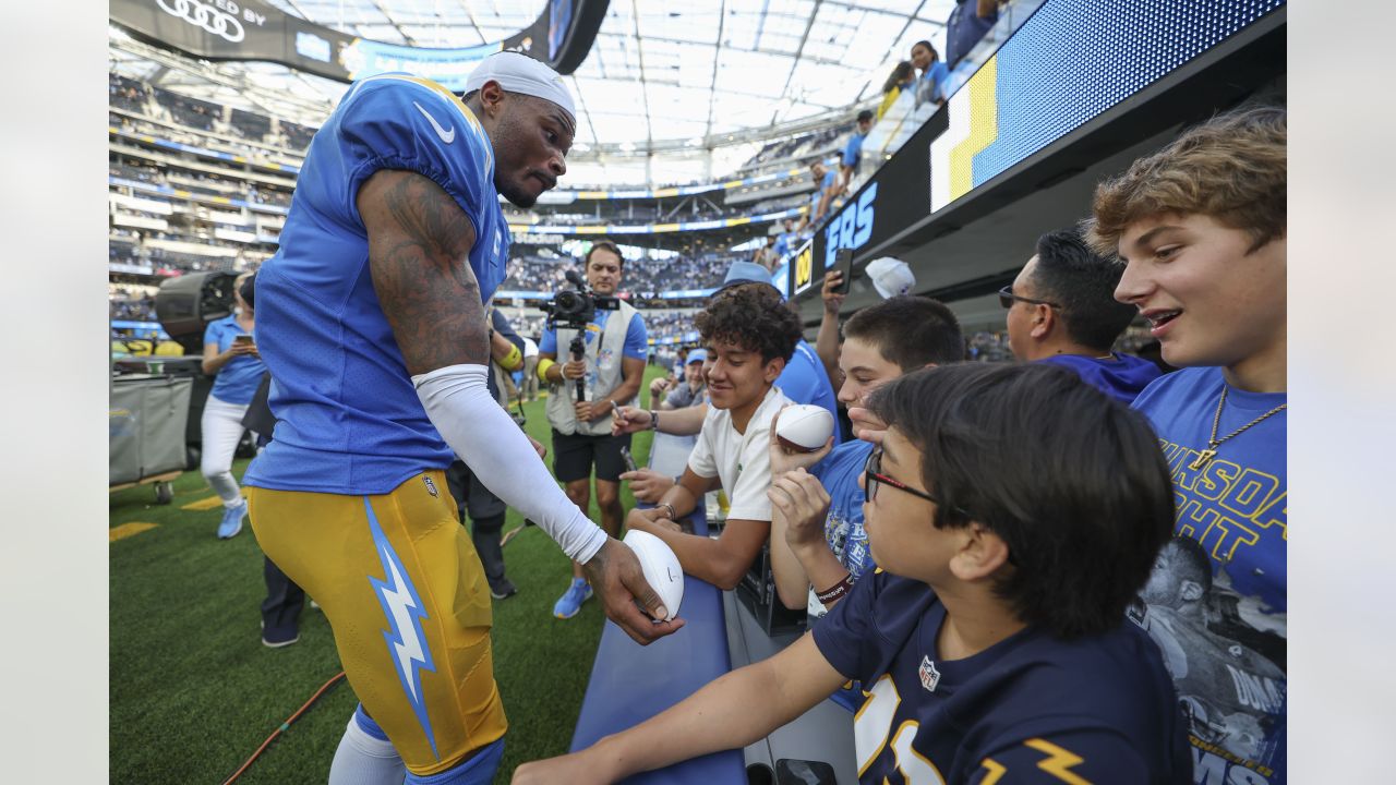 Photos: Bolts Celebrate Week 1 Victory Over Raiders