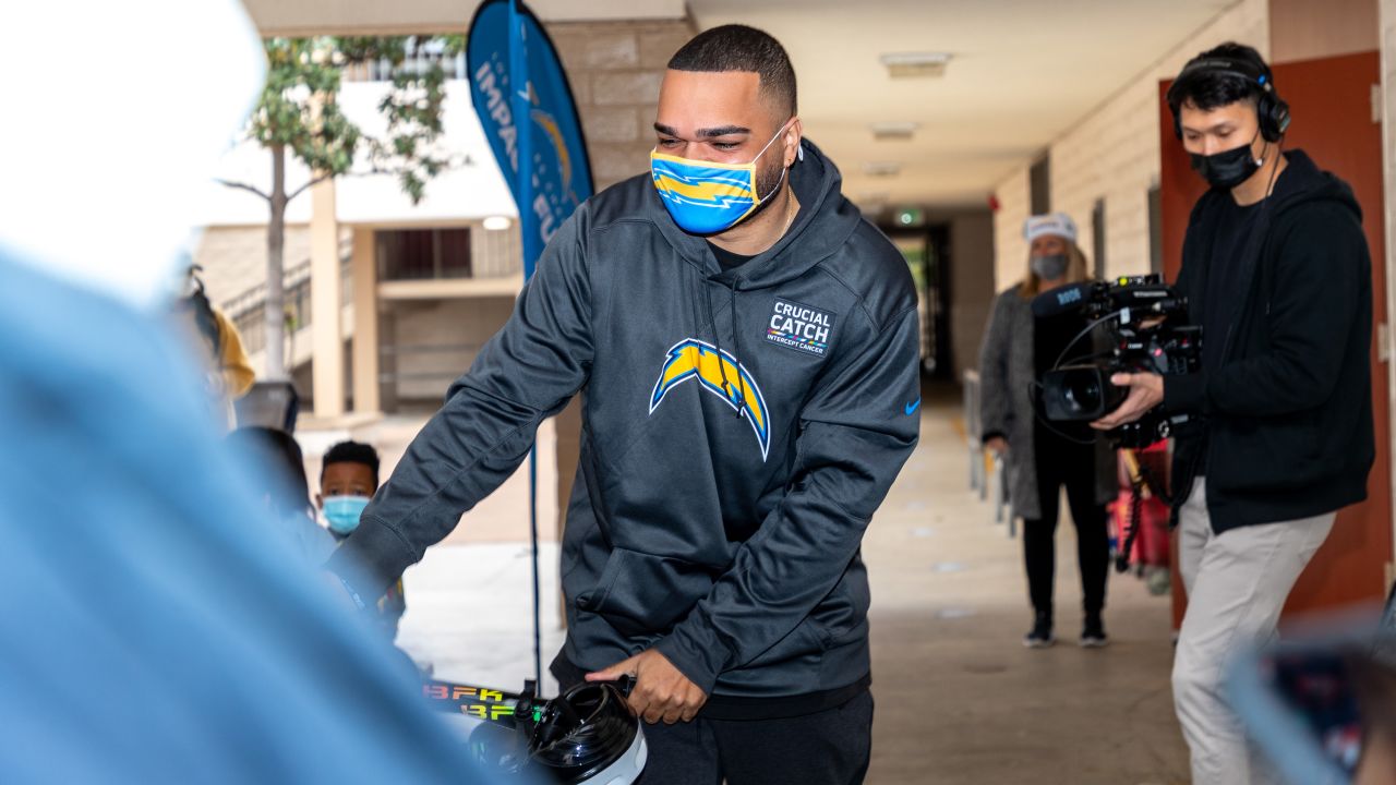 LaDainian Tomlinson And Antonio Gates Gift Bikes To Over 150 Kids