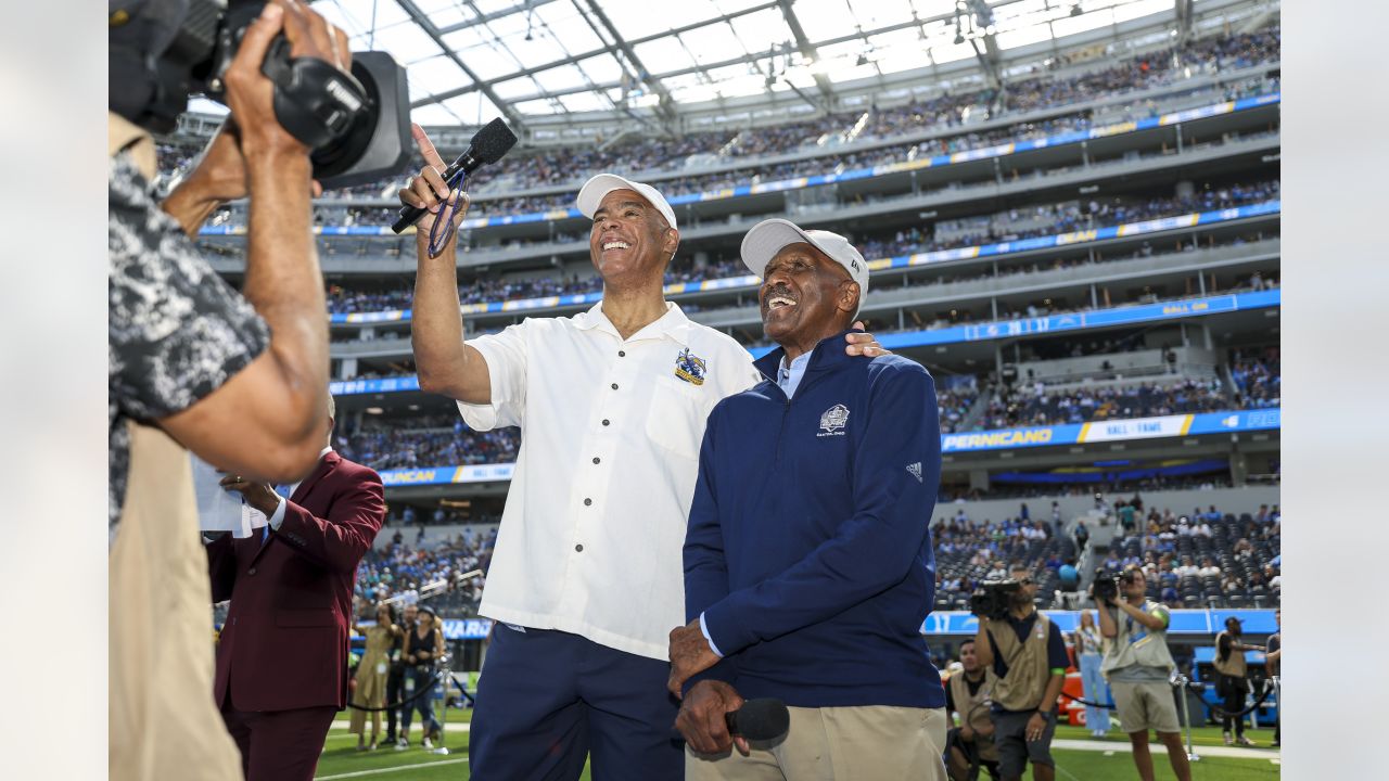 Chargers to retire Charlie Joiner, Kellen Winslow's jersey numbers