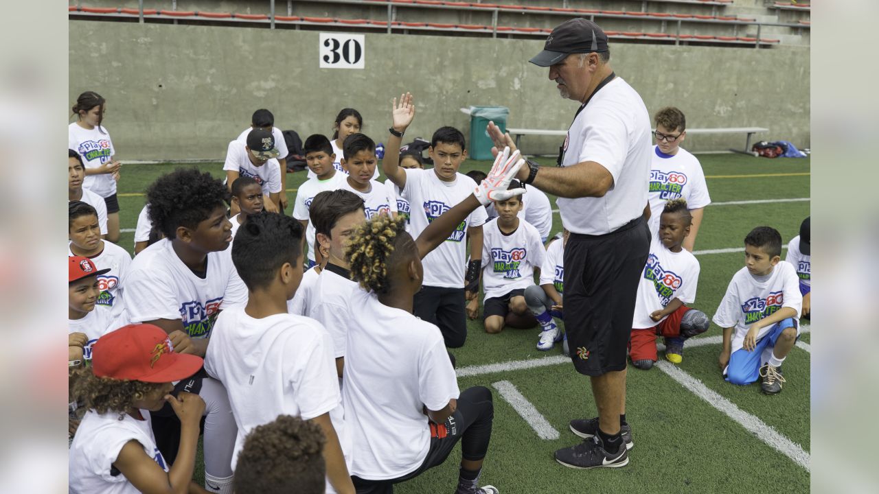 Anthony Muñoz brings NFL Play 60 Character Camp to Super Bowl 53