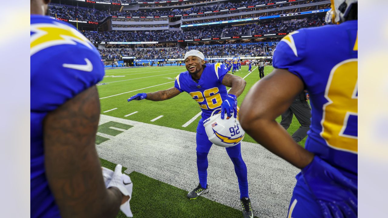 Photos: Bolts Celebrate Week 17 Victory Over Rams