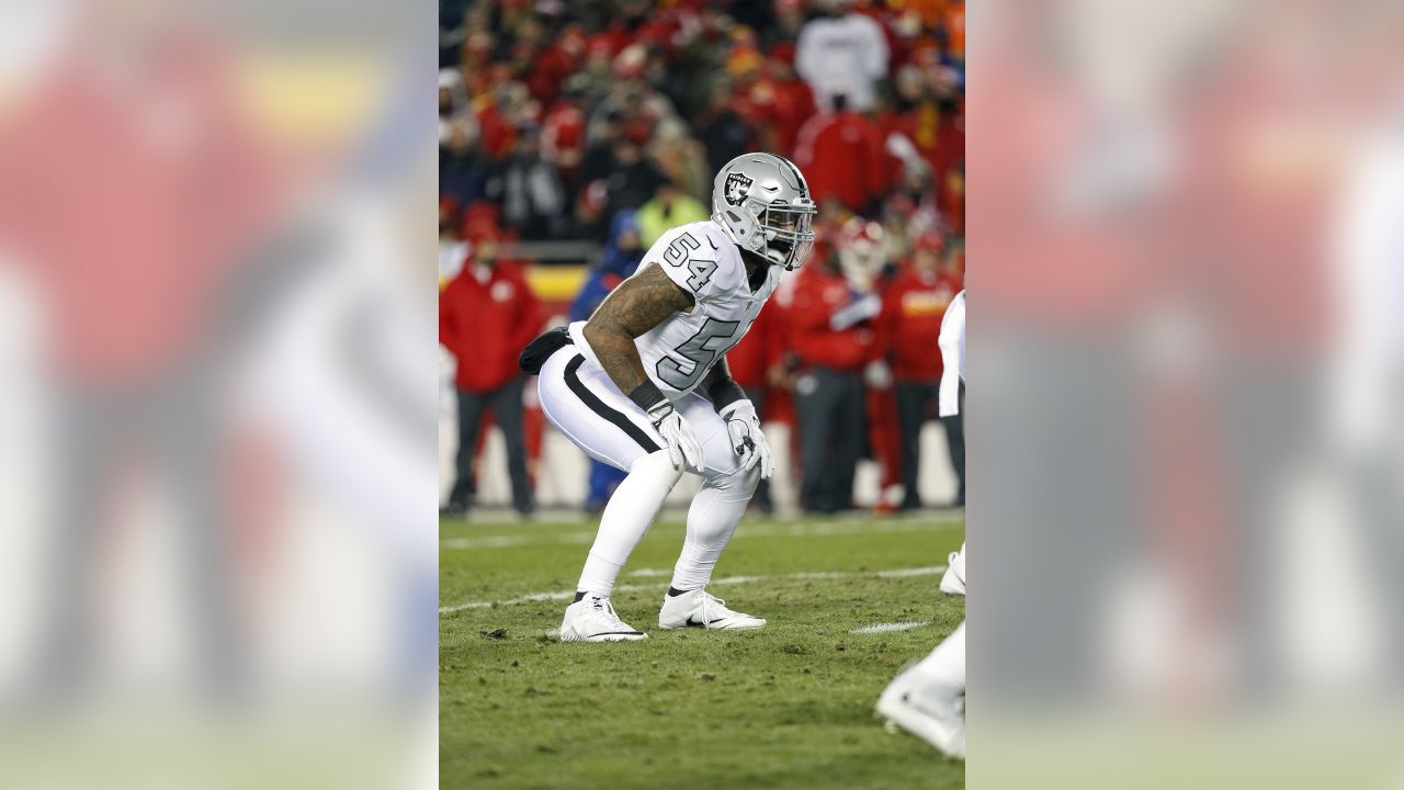 Ware, Smith help lead Chiefs to 26-10 over Raiders