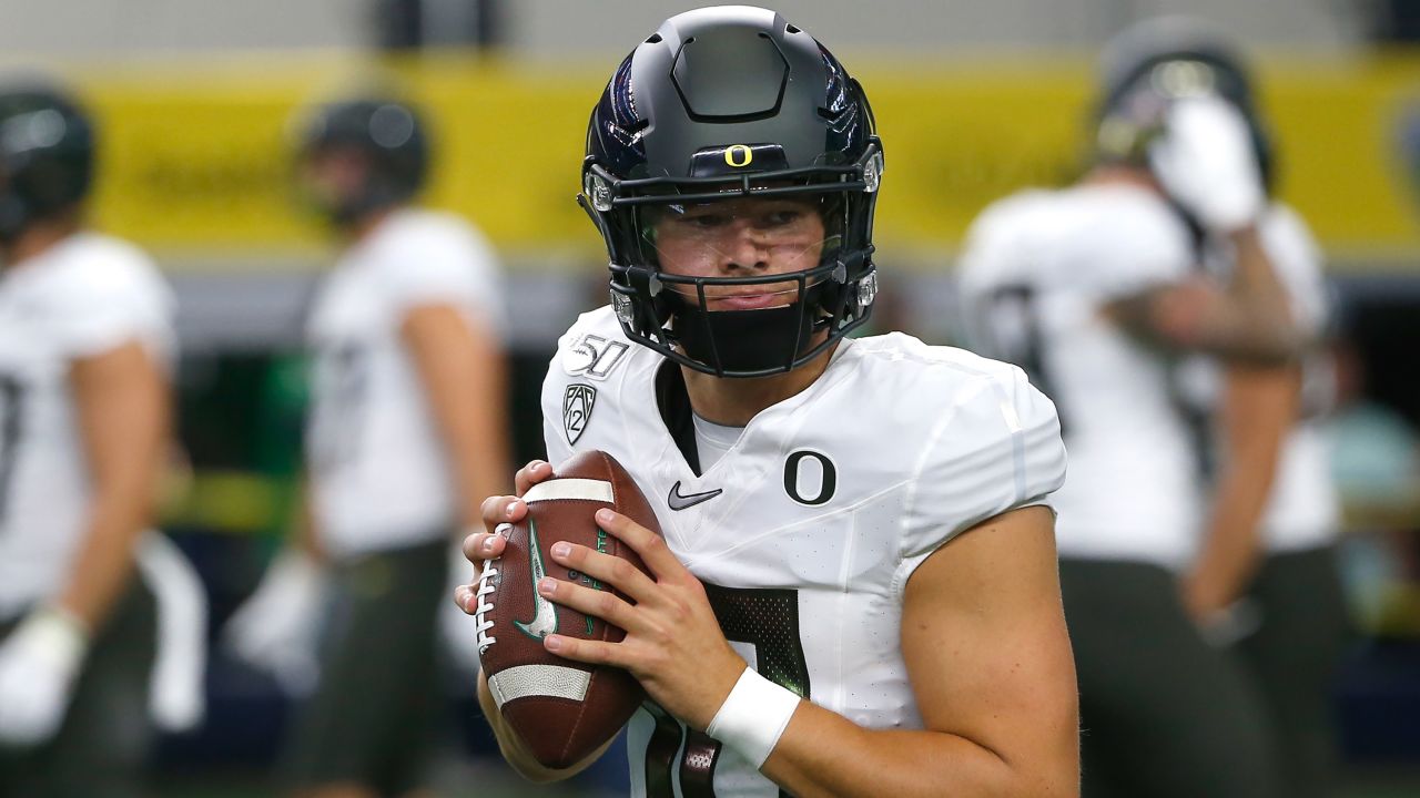 LA Chargers Select QB Justin Herbert From Oregon With Pick #6 In