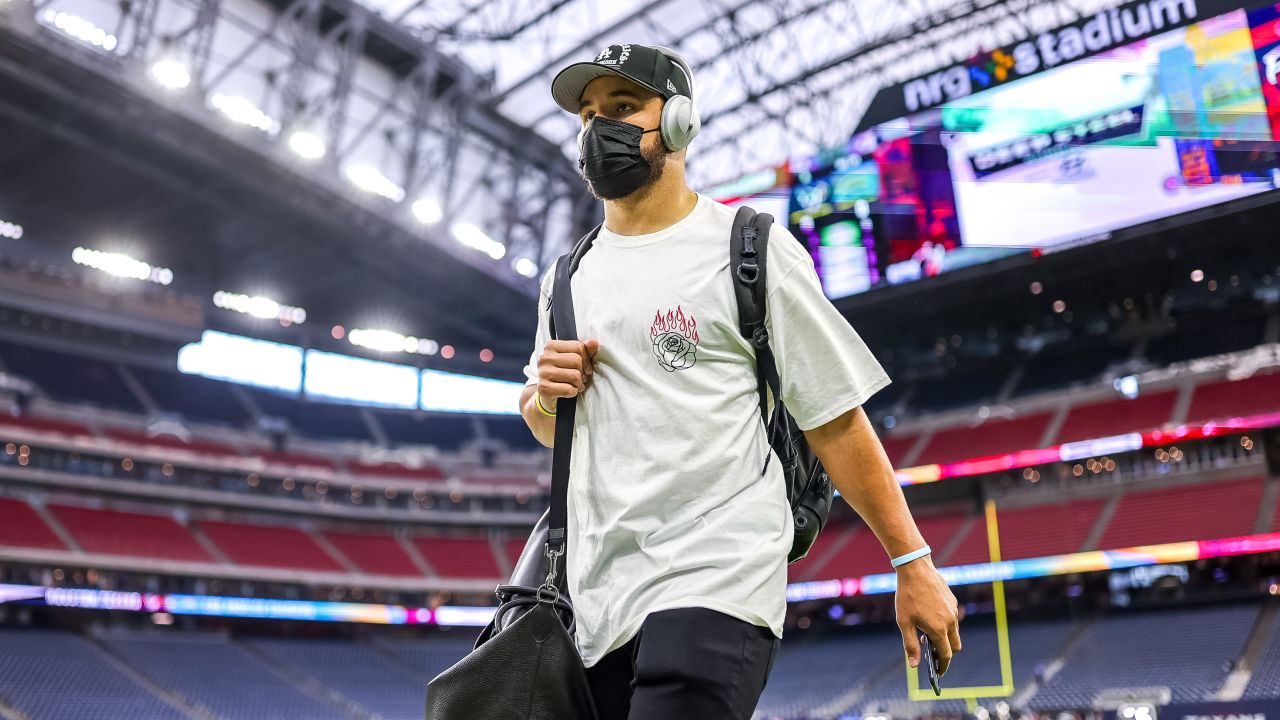 Photos: Bolts Roll Into NRG Stadium