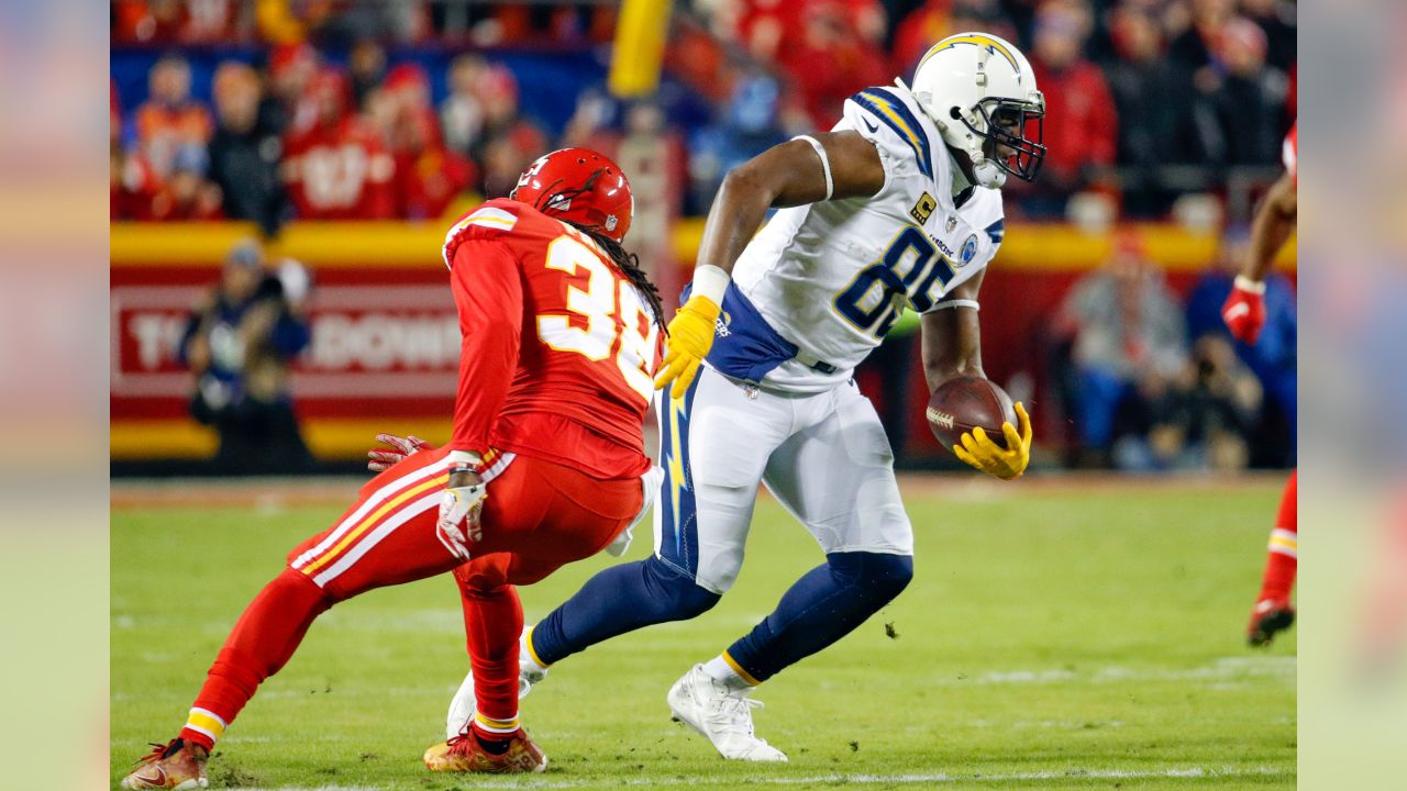 San Diego Chargers quarterback Philip Rivers (17) looks to pass during the  Chargers 37-7 victory over the Chiefs at Arrowhead Stadium in Kansas CIty,  Missouri. (Credit Image: © Jacob Paulsen/Southcreek Global/ZUMApress.com  Stock