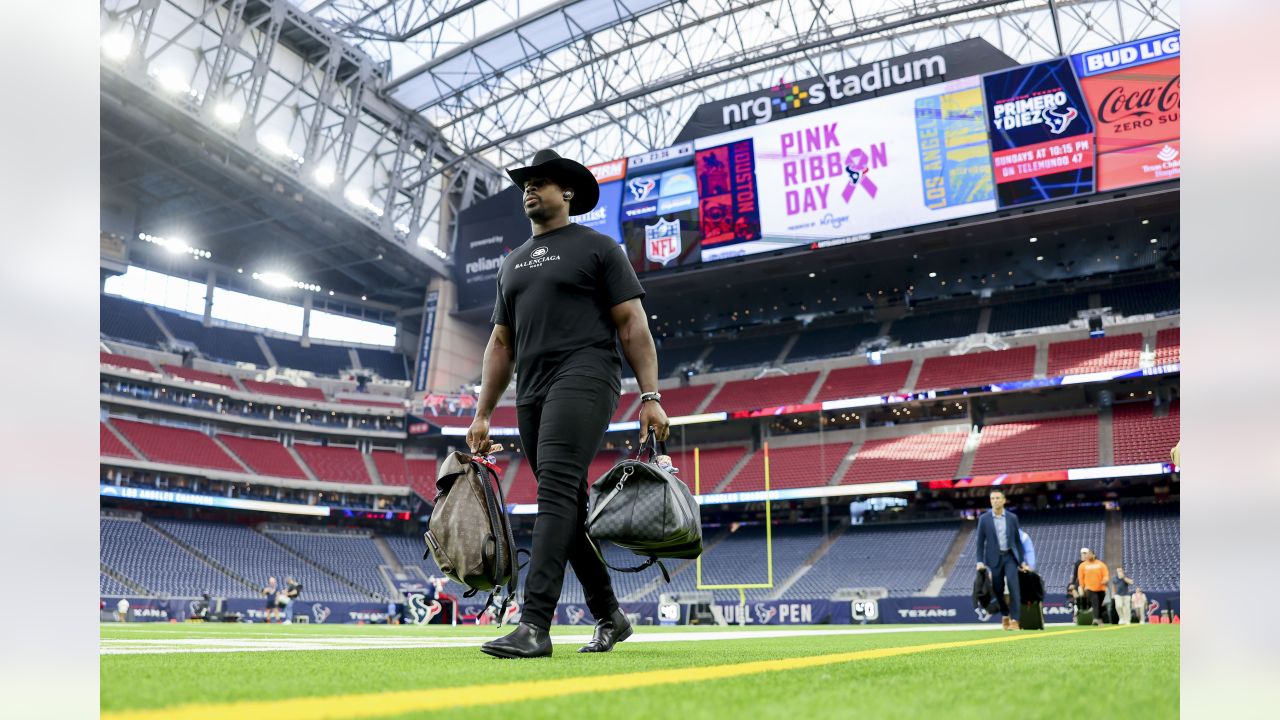 Photos: Bolts Arrive for Texans Showdown