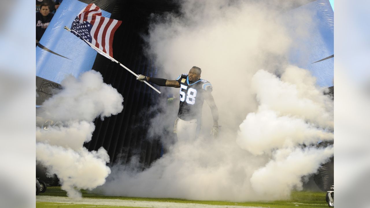 Panthers legend Thomas Davis released by Chargers