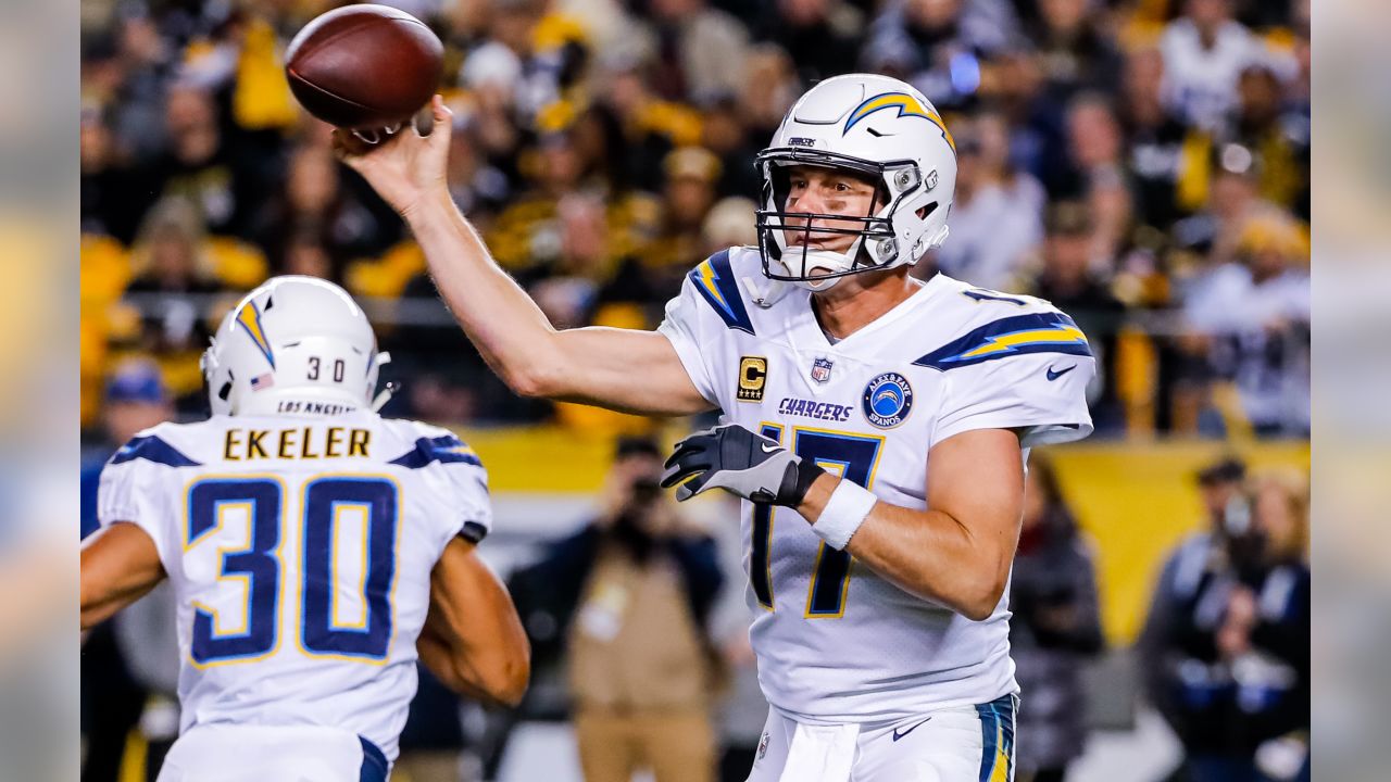 Los Angeles Chargers 17-24 Pittsburgh Steelers: James Conner's touchdowns  seal win, NFL News