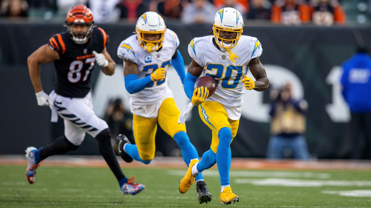 Chargers defense records five interceptions in face of Bills' 'disrespect'  – San Bernardino Sun