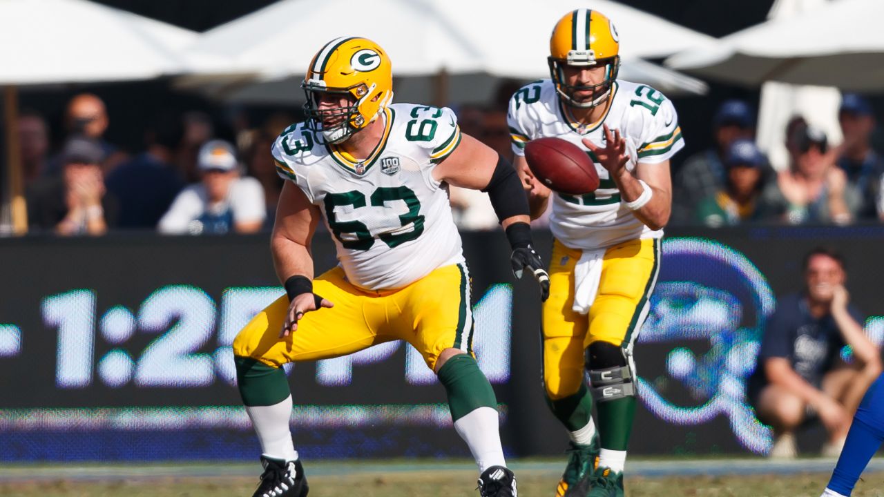 Chargers News: ESPN gives Corey Linsley signing a 'B-' - Bolts From The Blue