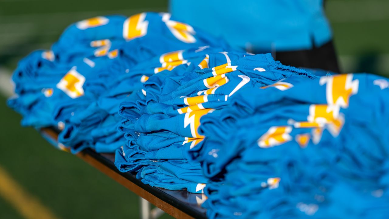 Snoop Dogg, Keenan Allen and Tom Telesco Surprise Inglewood Chargers with  New Uniforms