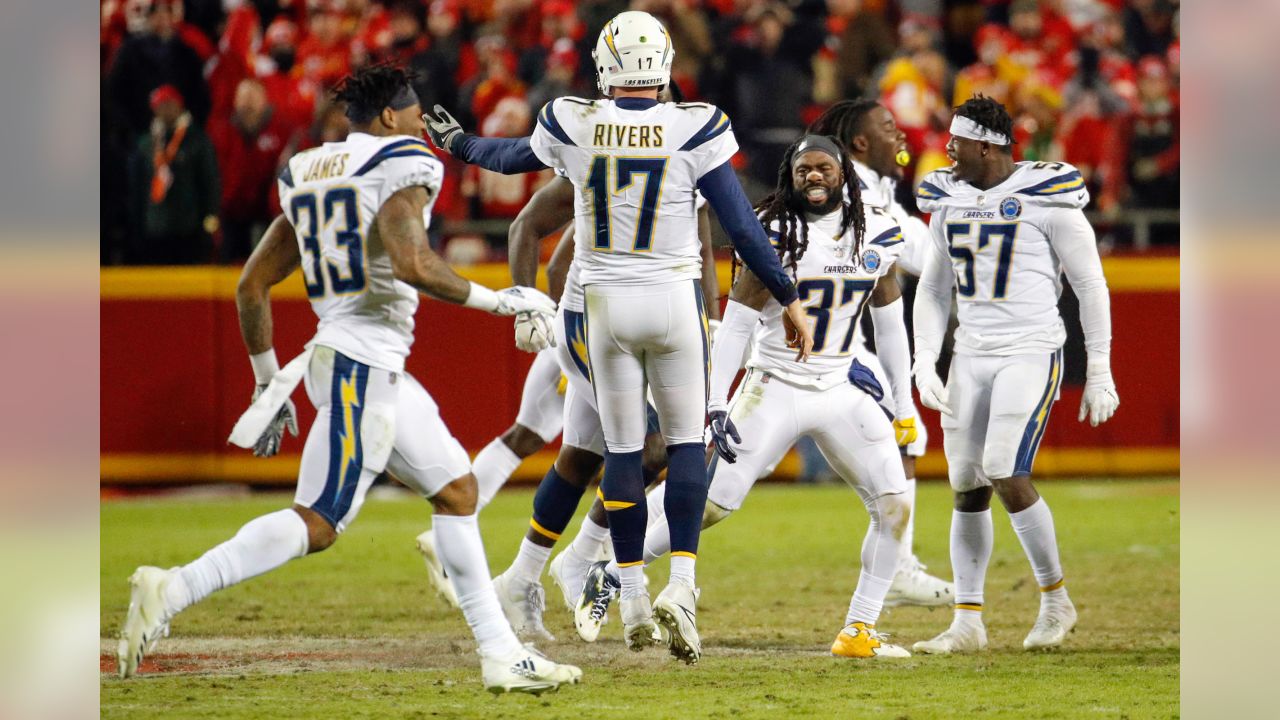 Chiefs-Chargers: Kansas City holds on to beat Los Angeles - The Washington  Post