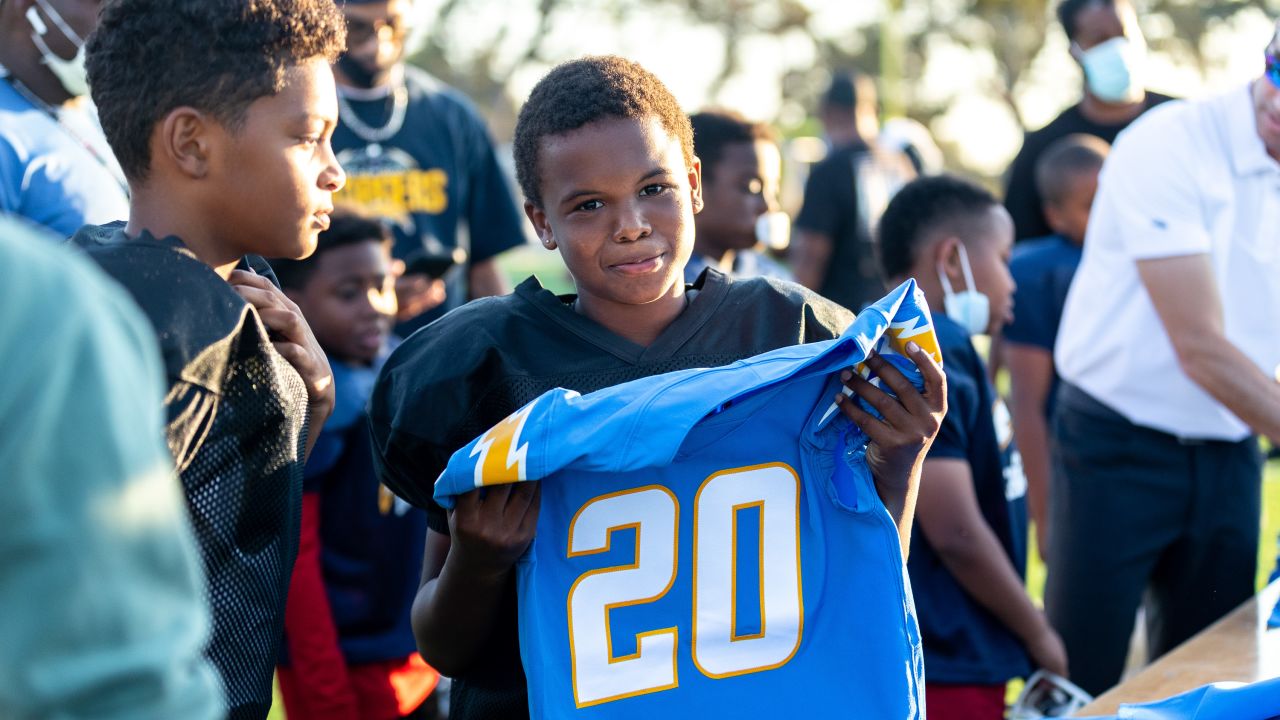 Community: Keenan Allen Joins Snoop Dogg For Snoop Special Stars Youth  Football Camp