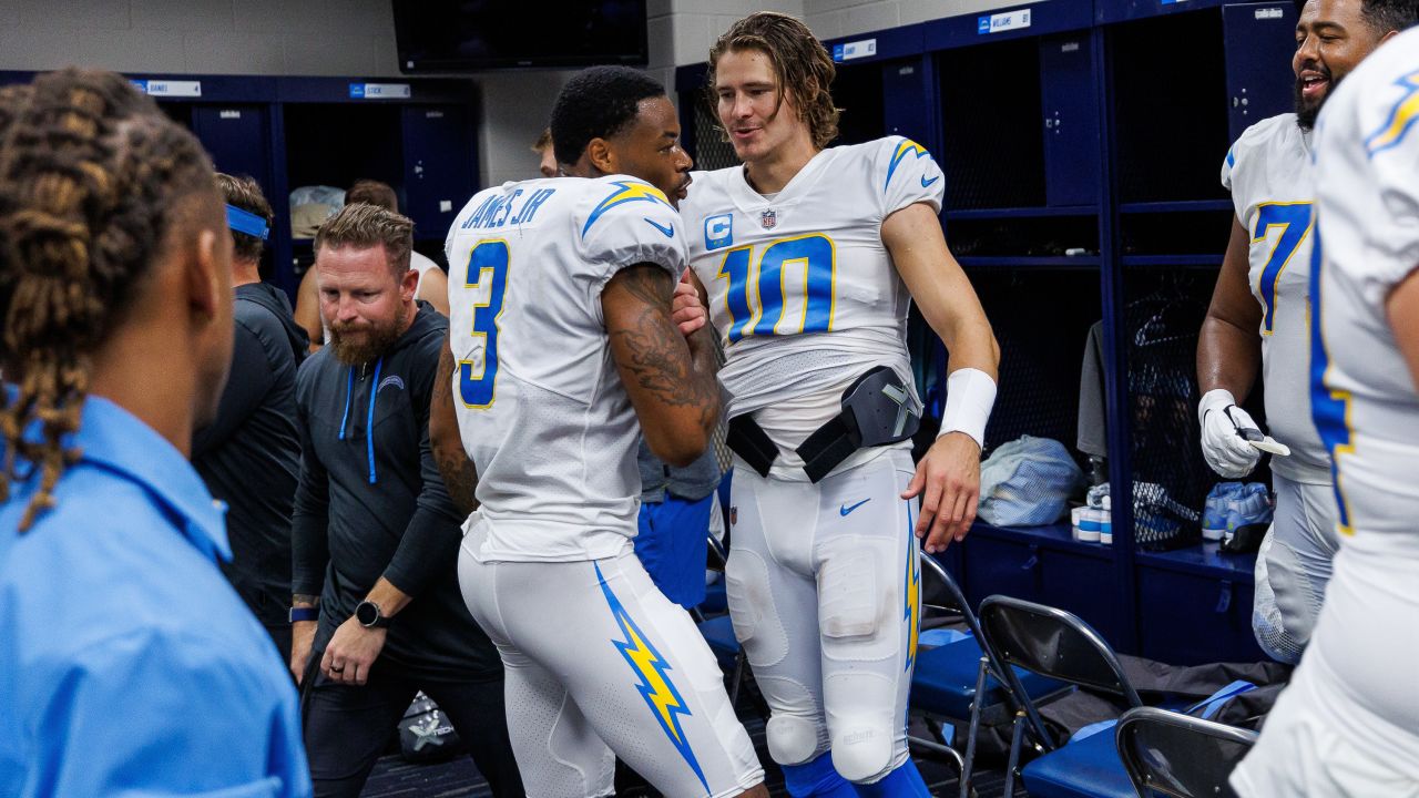 Chargers News: Former Super Bowl Champion Believes Brandon Staley's Hot  Seat Lingers Despite Second 2023 Win - Sports Illustrated Los Angeles  Chargers News, Analysis and More