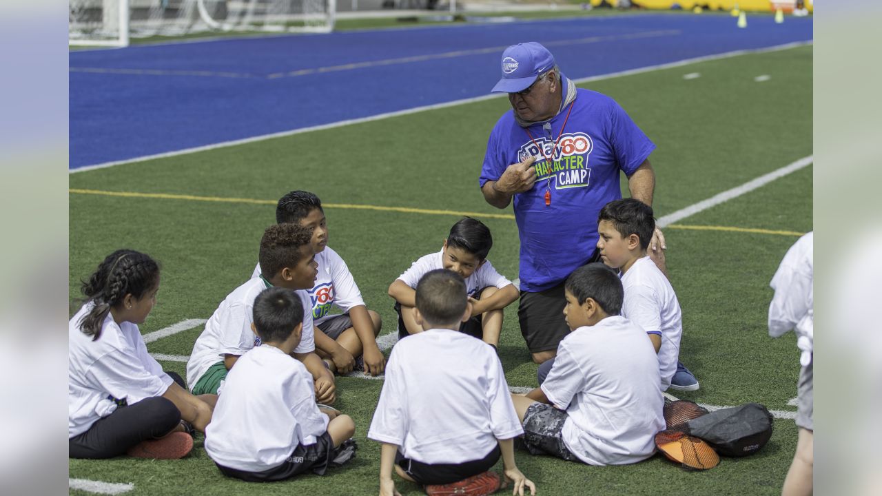 Anthony Muñoz brings NFL Play 60 Character Camp to Super Bowl 53