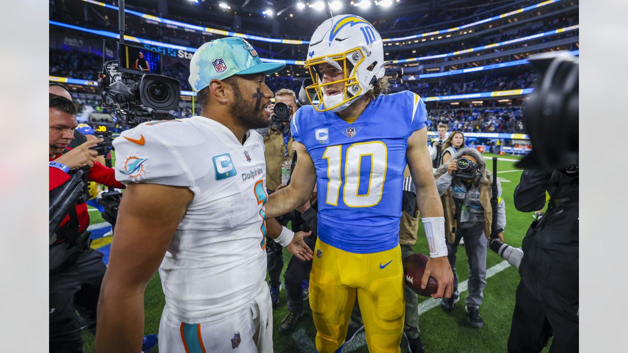Miami Dolphins shut down Justin Herbert, Los Angeles Chargers offense