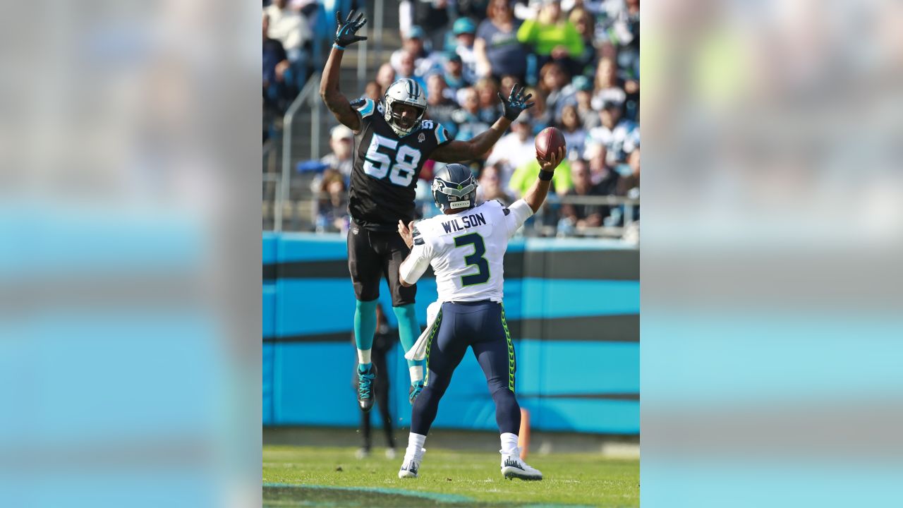 Panthers sign LB Thomas Davis to 1-year contract extension