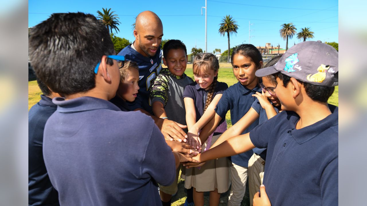 Los Angeles Rams and Fuel Up To Play 60 Award Inglewood Unified School  District $10,000 Hometown Grant - Inglewood Today News