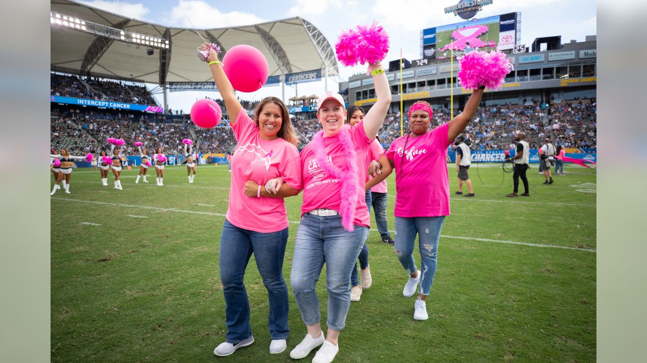 49ers Honor Breast Cancer Survivors at Halftime