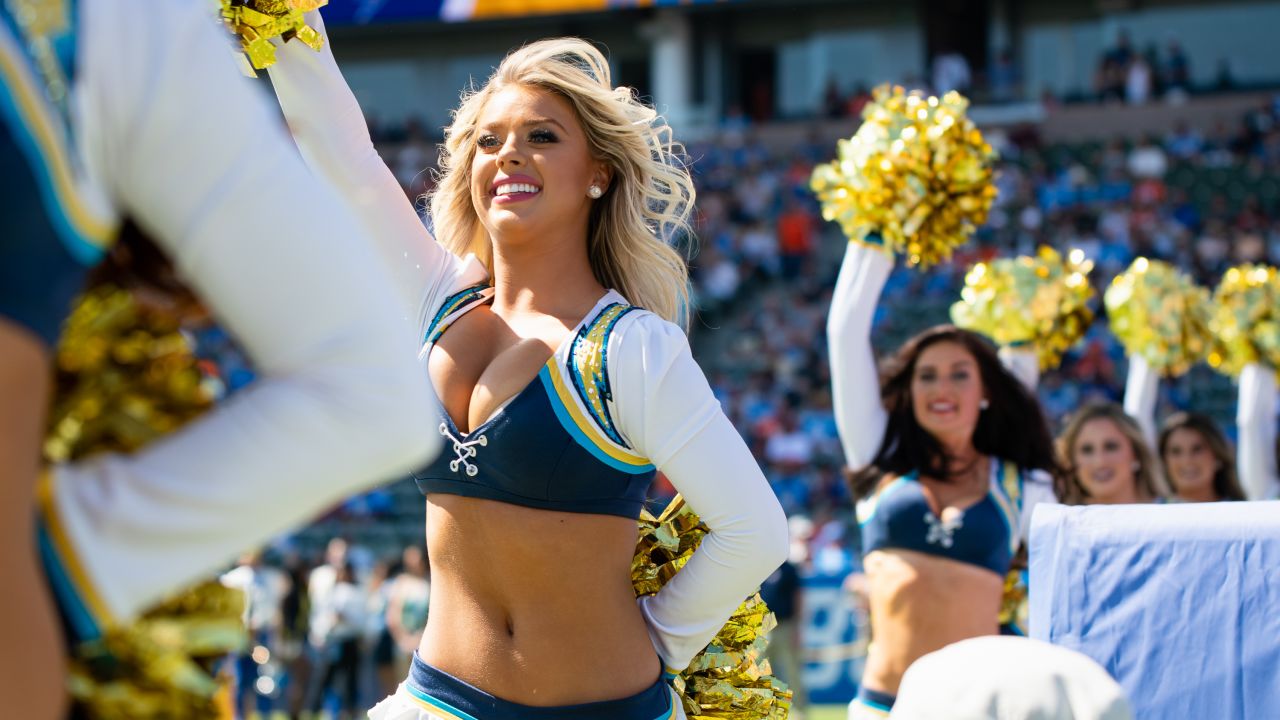 Los Angeles Charger Girls Photos from Week 2 – Ultimate Cheerleaders