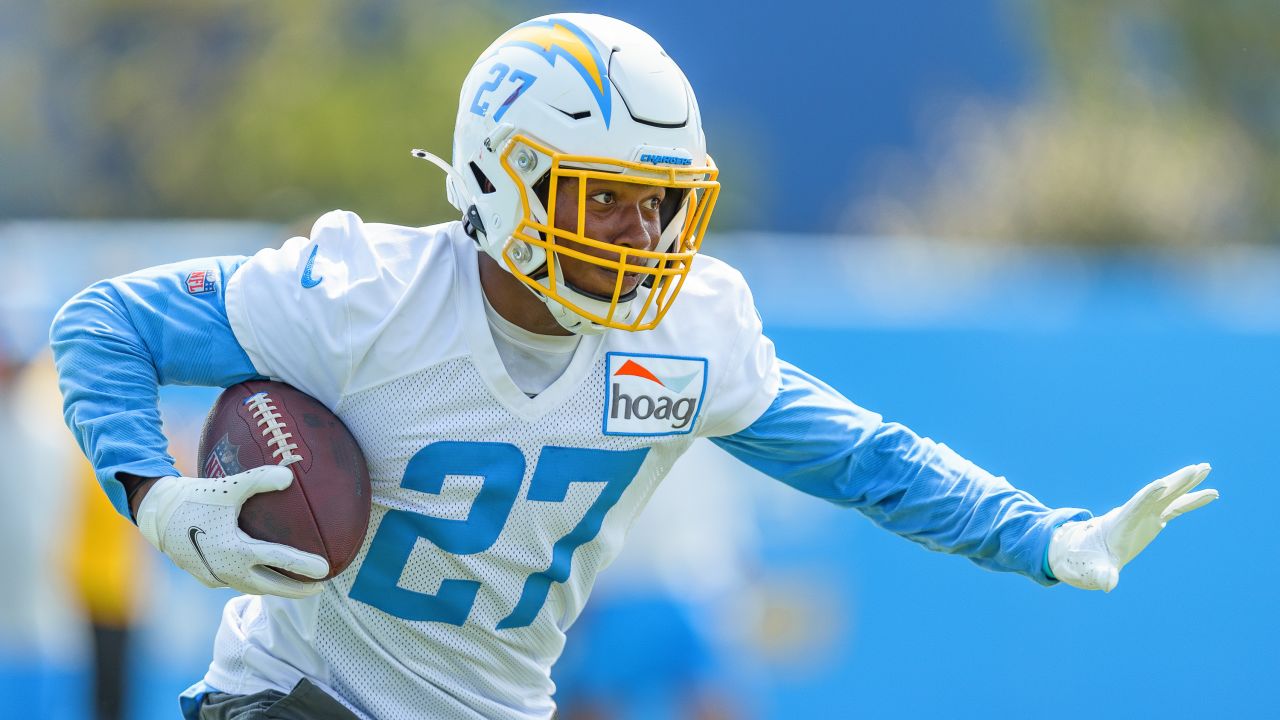 Los Angeles Chargers linebacker Kenneth Murray Jr. (9) runs with the ball  during an NFL football game against the Miami Dolphins, Sunday, Sept. 10,  2023, in Inglewood, Calif. (AP Photo/Kyusung Gong Stock