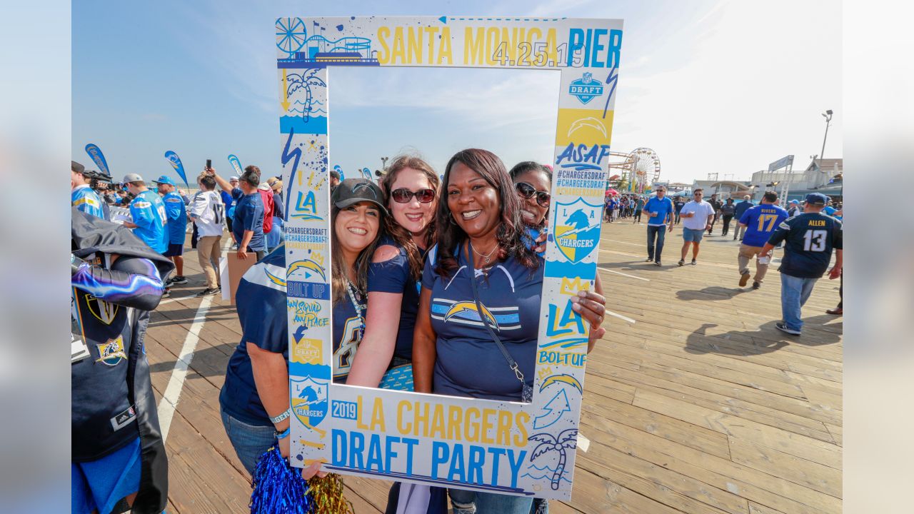 Video: LA Chargers draft party brings out hardcore fans – San Bernardino Sun