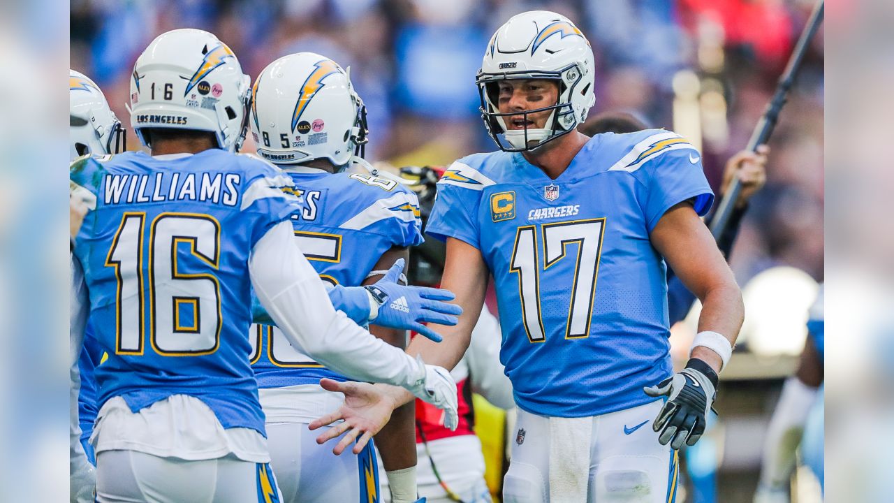 Nashville TN, USA. 20th Oct, 2019. USA Los Angeles Chargers offensive guard Forrest  Lamp (77) warms up during a game between the Los Angeles Chargers and the  Tennessee Titans at Nissan Stadium