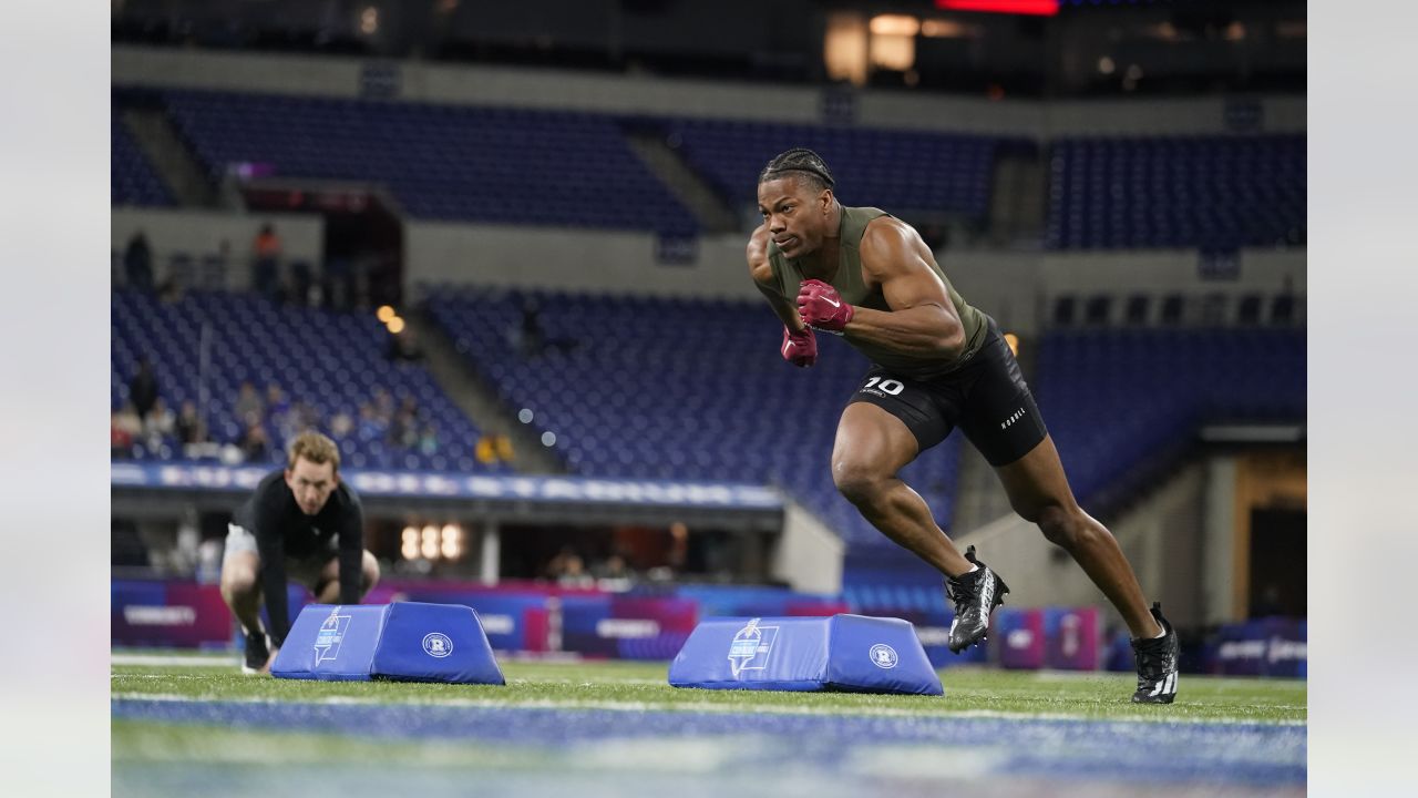 Former Washington State star linebacker Daiyan Henley selected by Los  Angeles Chargers in third round of NFL draft, Washington State University