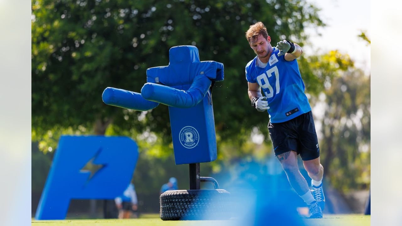 San Diego Chargers defensive end Joey Bosa (99) trains during an NFL  football practice Tuesday, May 23, 2017, in San Diego. (AP Photo/Gregory  Bull Stock Photo - Alamy