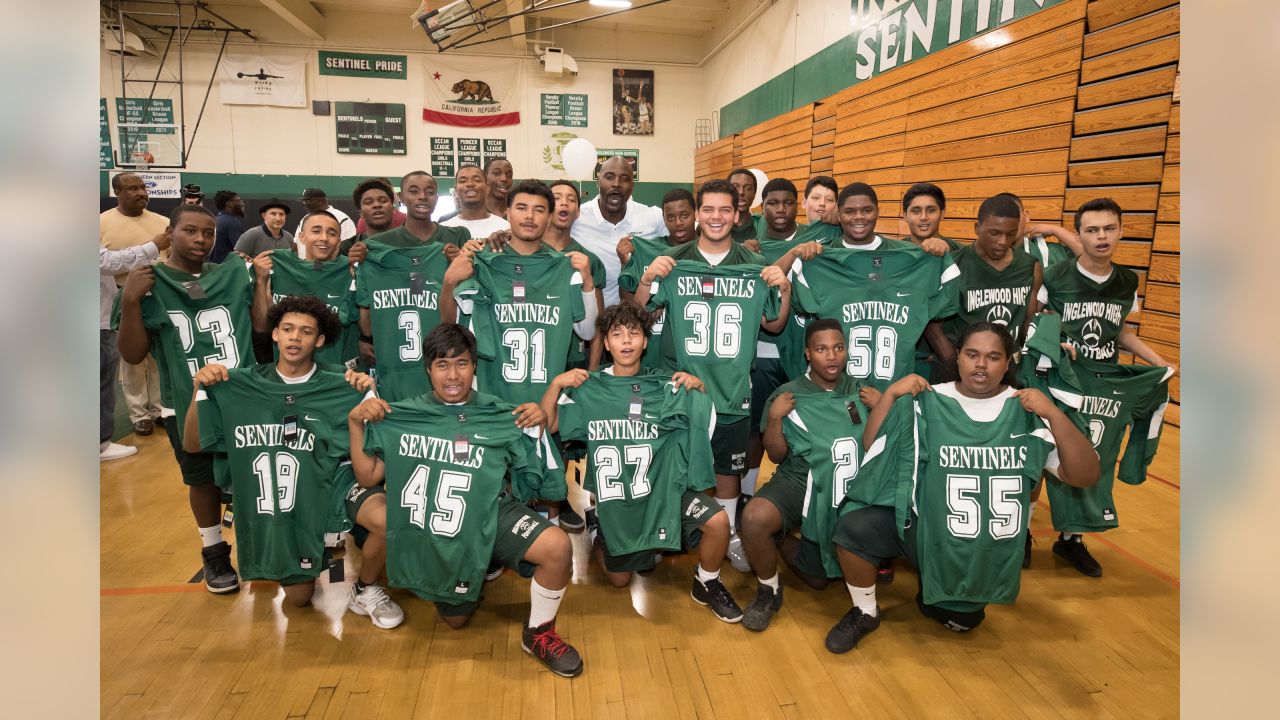 L.A. Rams Rookies Host Football Clinic in Inglewood – Los Angeles Sentinel