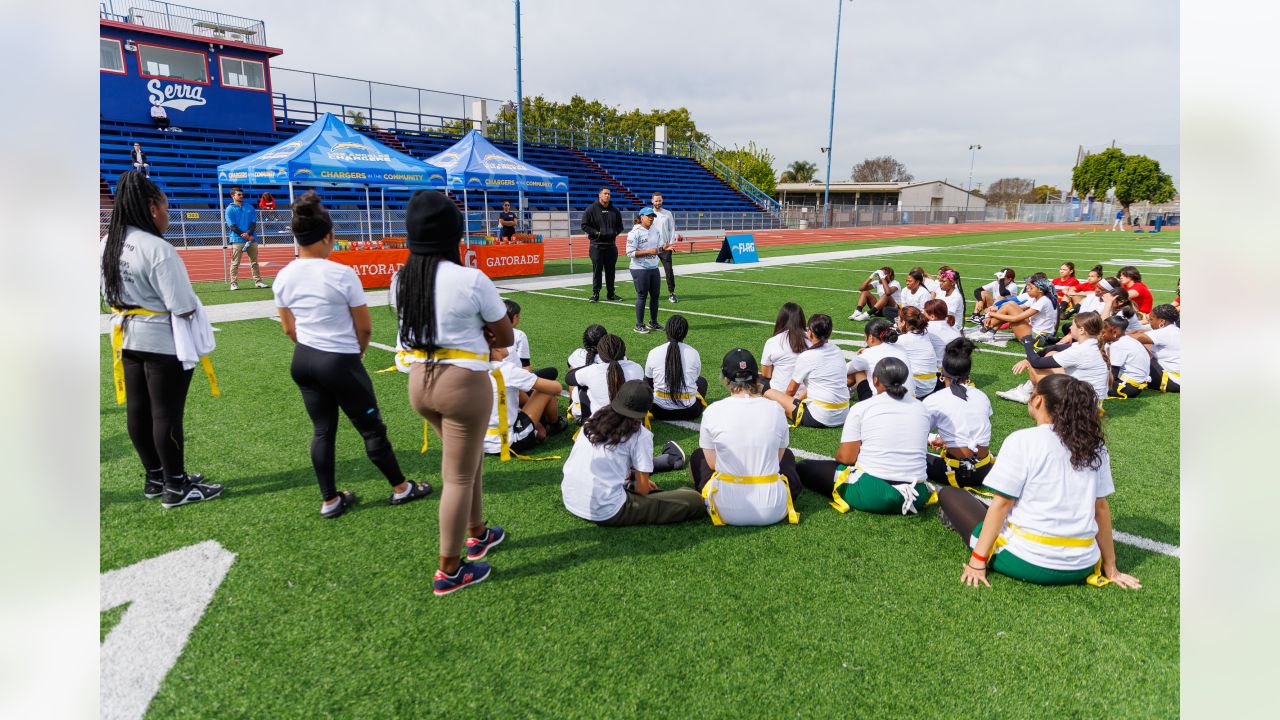 Los Angeles Chargers and Los Angeles Rams launch local high school girls'  flag football league - High School Football America