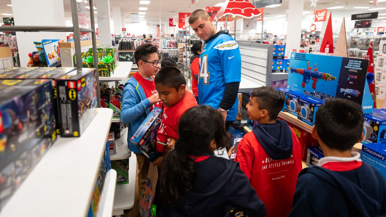 Photos: Derek Watt Teams Up with JCPenney to Spread Holiday Cheer