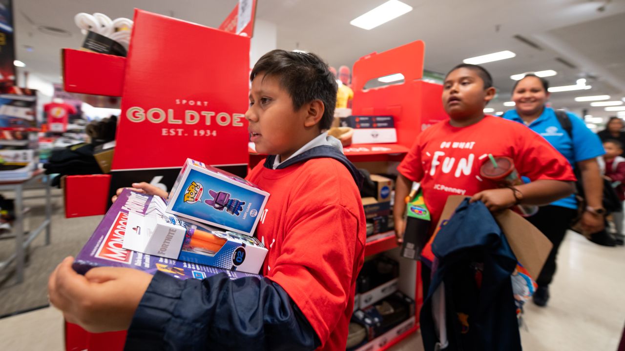 Photos: Derek Watt Teams Up with JCPenney to Spread Holiday Cheer