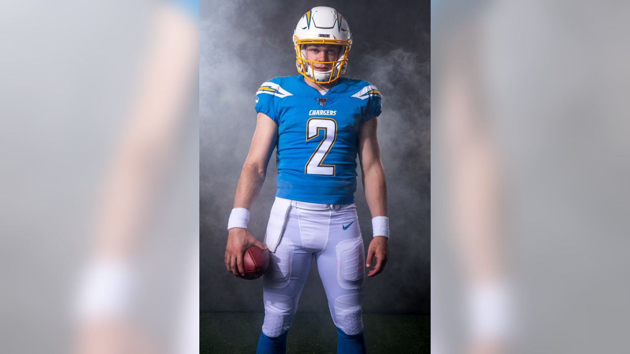 QB Easton Stick shows off Los Angeles Chargers uniform at NFLPA