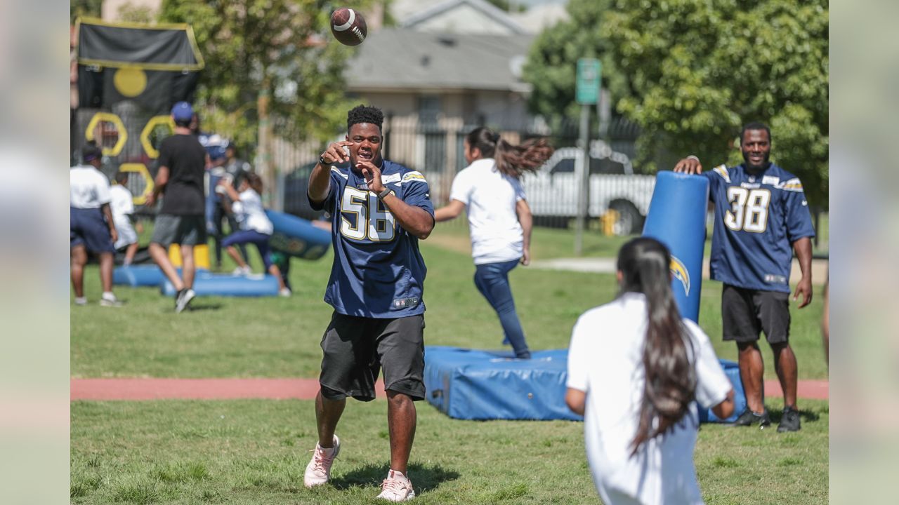 Inglewood students live in their Play 60 moment with Chargers –  News4usonline