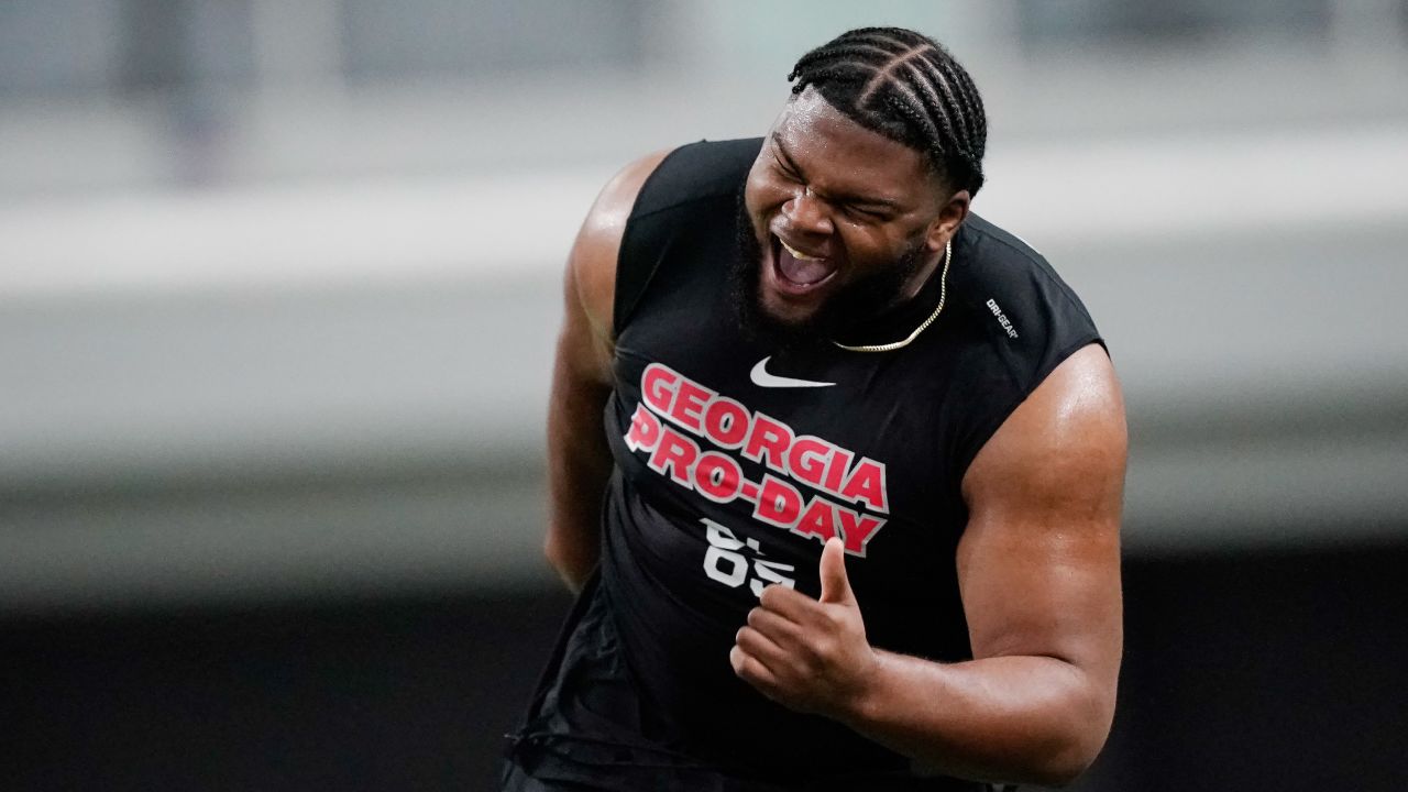 BREAKING: Jamaree Salyer Drafted By Los Angeles Chargers - Sports  Illustrated Georgia Bulldogs News, Analysis and More