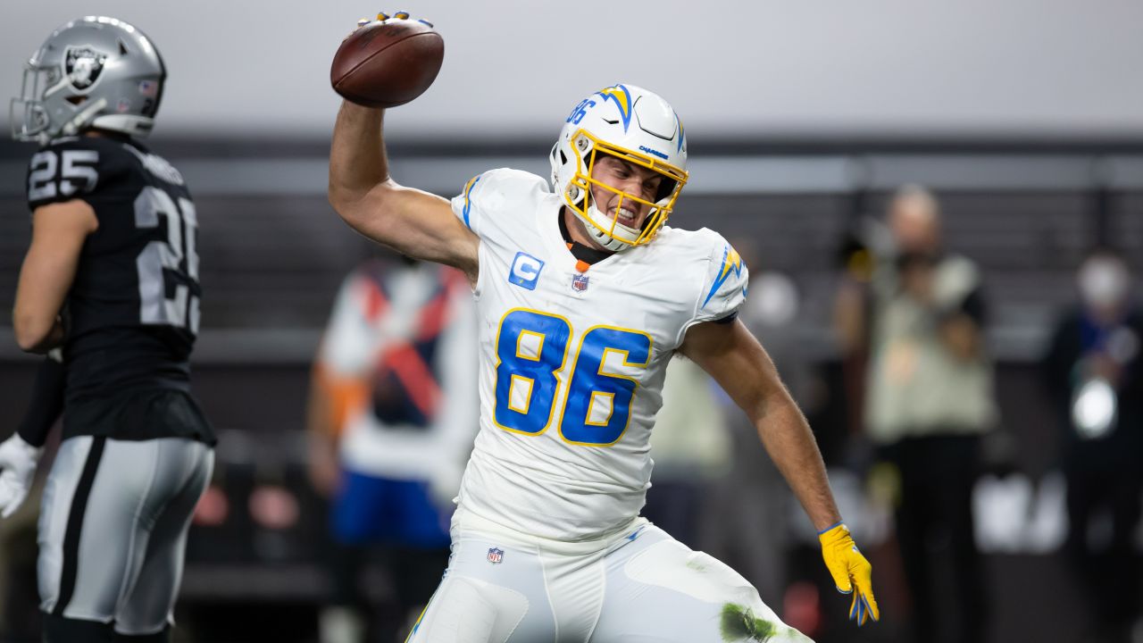 ⚡️ Los Angeles Chargers (LAC) Uniform Tracker ⚡️ on Twitter: Our final @ Chargers' 2021 uniform season matrix. Bolts (9-8) finish the season 4-5  when wearing white, 4-2 wearing powder blue, 0-1 wearing