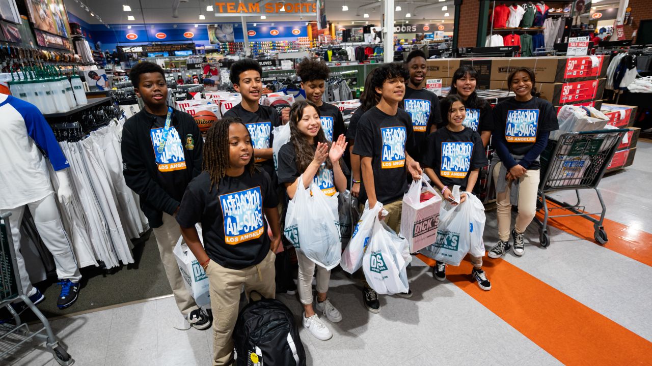 Photos: Hayward Jr. Surprises Kids with Holiday Shopping Spree