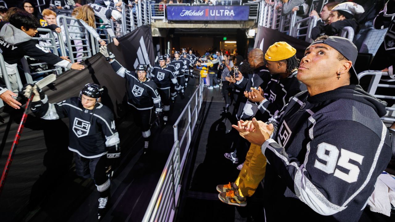 LA Kings - It's Chargers Night at the LA Kings game. 📺 Fox Sports WEST 📻  iHeartRadio 💻 LAKings.com/Livestream 🎟 LAKings.com/Chargers #GoKingsGo