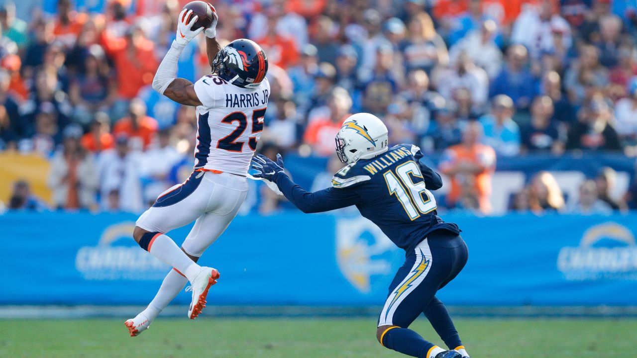 Chargers bolster secondary by adding cornerback Chris Harris - Los