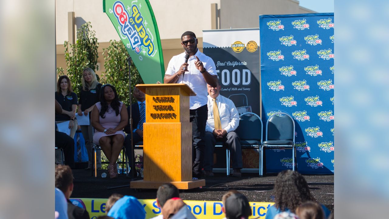 Los Angeles Rams and Fuel Up To Play 60 Award Inglewood Unified School  District $10,000 Hometown Grant - Inglewood Today News