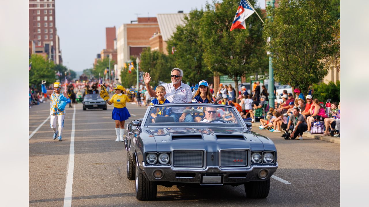 Community Parade kicks off 2023 HOF Enshrinement Festival