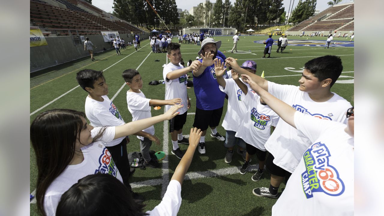 Anthony Muñoz brings NFL Play 60 Character Camp to Super Bowl 53