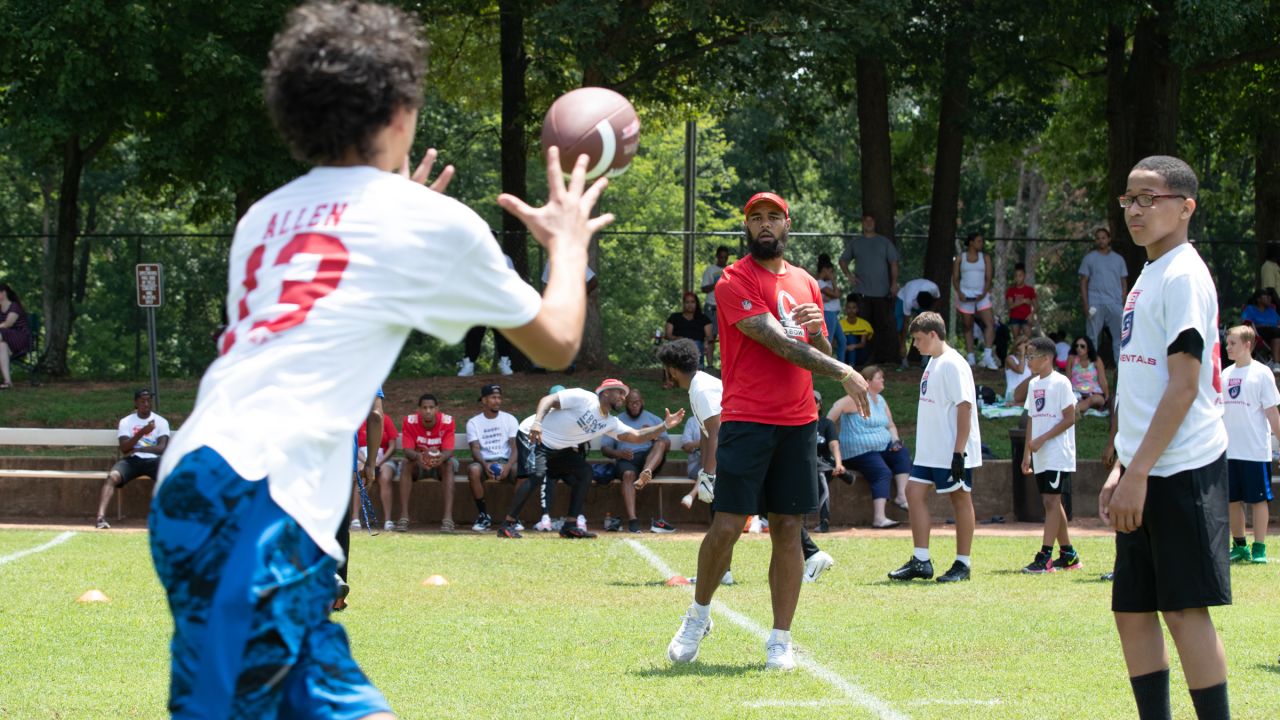 Photos: Keenan Allen Hosts Youth Football Camp in Hometown