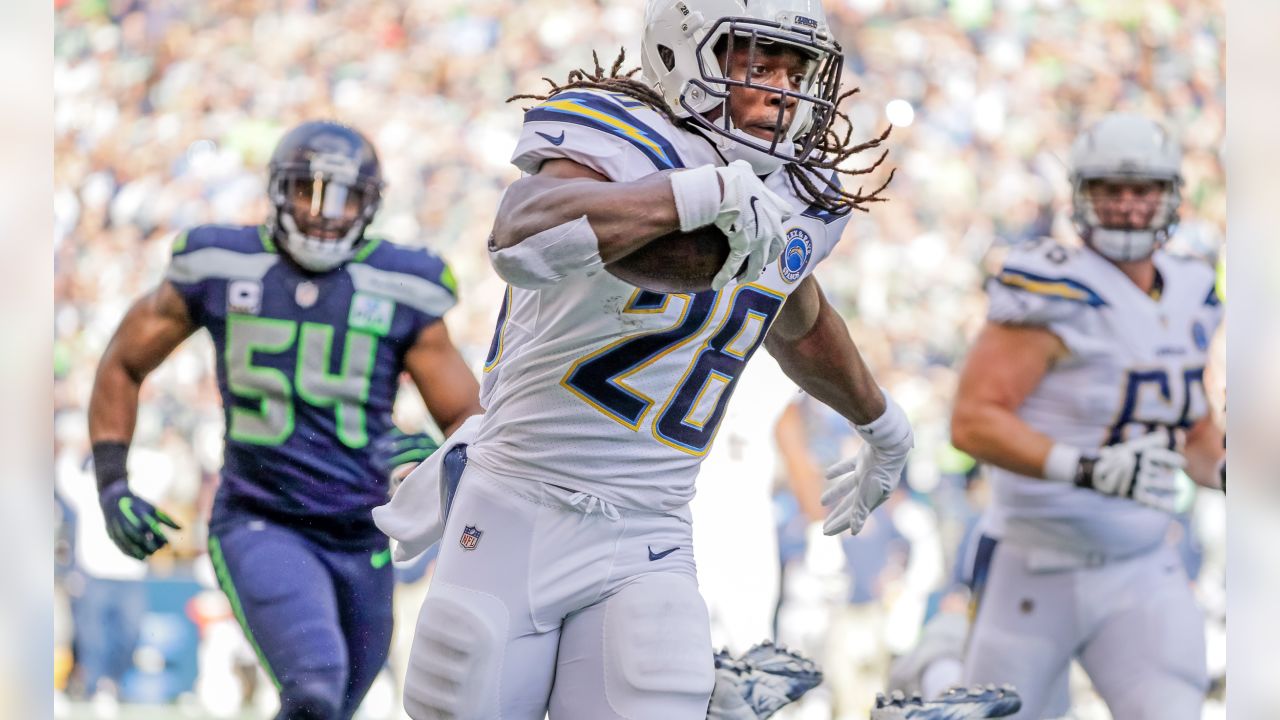 Chargers beat Seahawks 25-17, improve to 6-2 for season - ABC7 Los Angeles