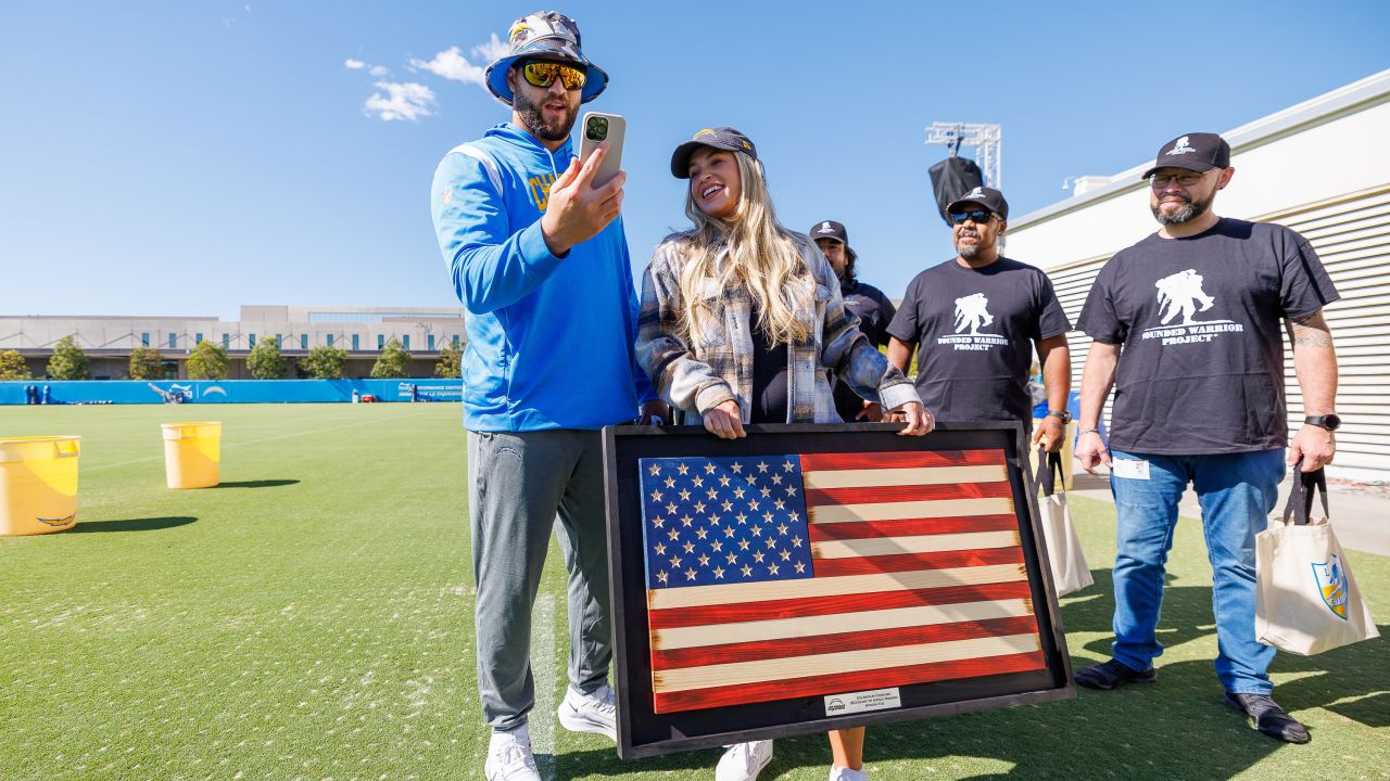 I find myself giving the one finger salute every trip to VegasFTR :  r/Chargers